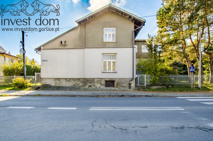 gorlicki, Gorlice, Gorlice, Stróżowska, Gorlice, ul. Stróżowska – dom z 3 lokalami mieszkalnymi